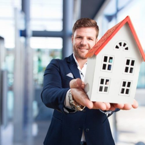 young-businessman-happy-expression_1194-1700